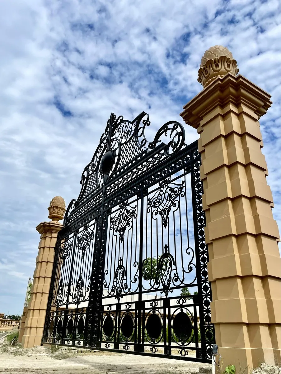 मेनर के द्वार